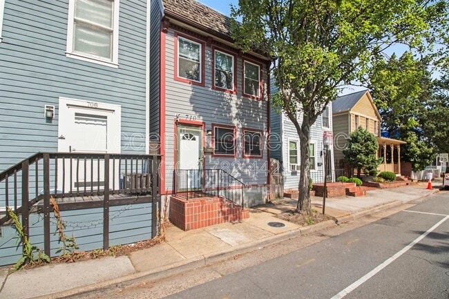Photo - 710 N Patrick St