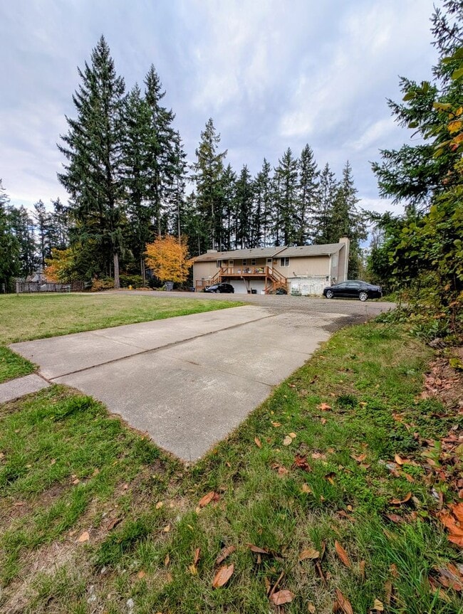 Photo - 2 Story Duplex Available. HUGE, FENCED YAR...
