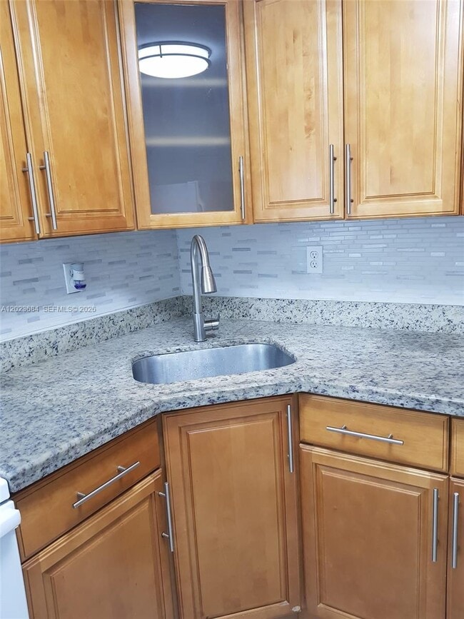 Photo - 606 W 81st St Unidad 314