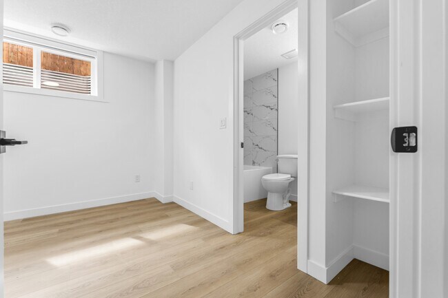 Photo - 11630-BS122 122 St NW Unit 2