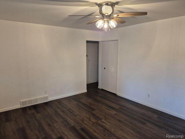 Photo - 8401-8418 18 Mile Rd