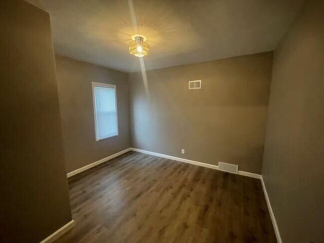 Photo - Beautiful 4 bedroom single family house