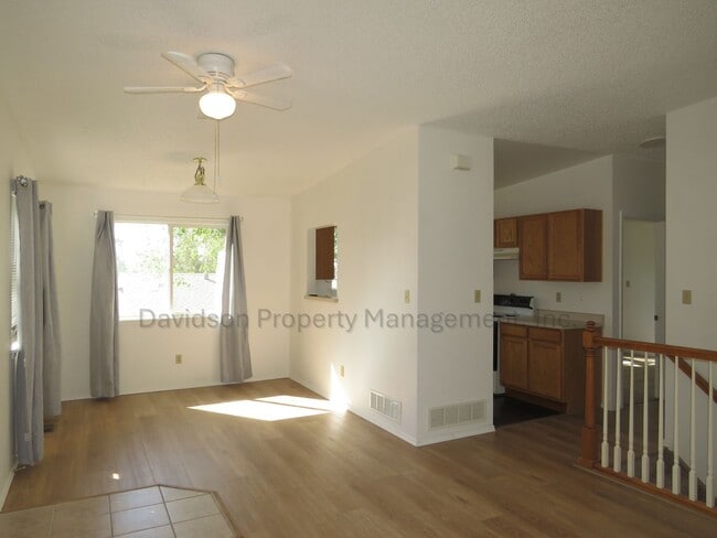2125 W Platte Ave