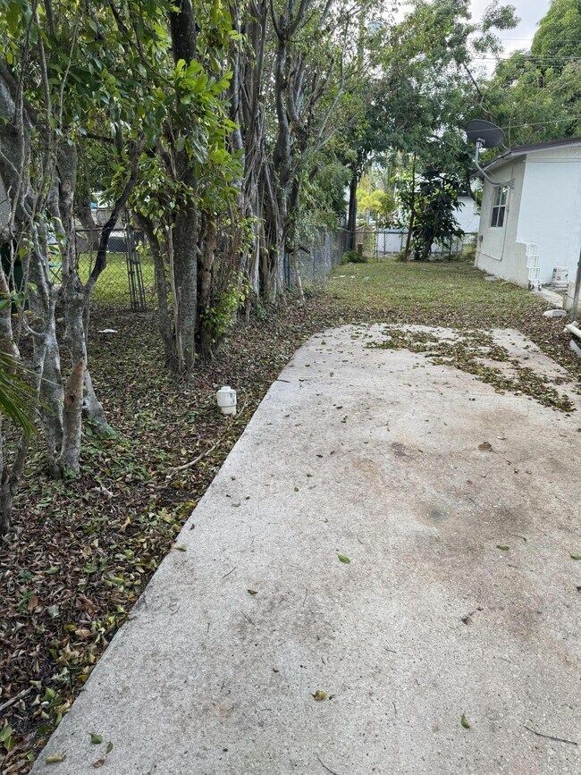 Photo - 2770 NW 25th St