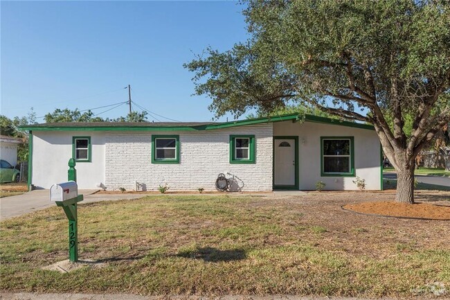 Building Photo - 729 Highland Ave Rental