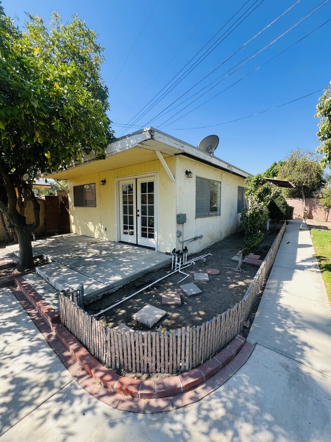 Building Photo - 1434 Kellogg Ave Rental