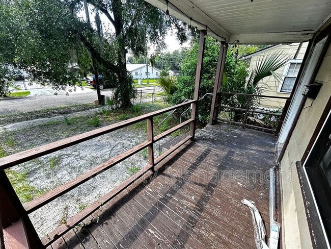 Photo - 2057 Brackland St