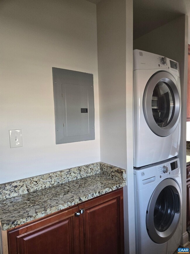 Building Photo - 1750 Rosser Ave Unit 141A Brandon Ladd Cir