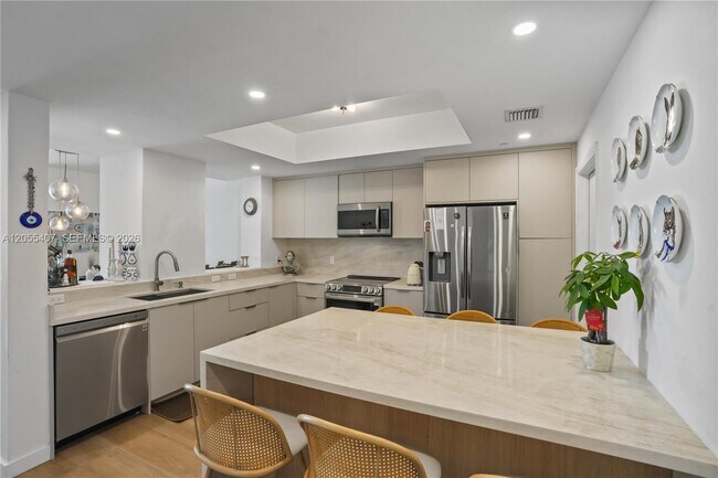 3330 NE 190th St Unit 1010