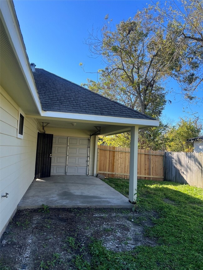 Photo - 4221 Clover St