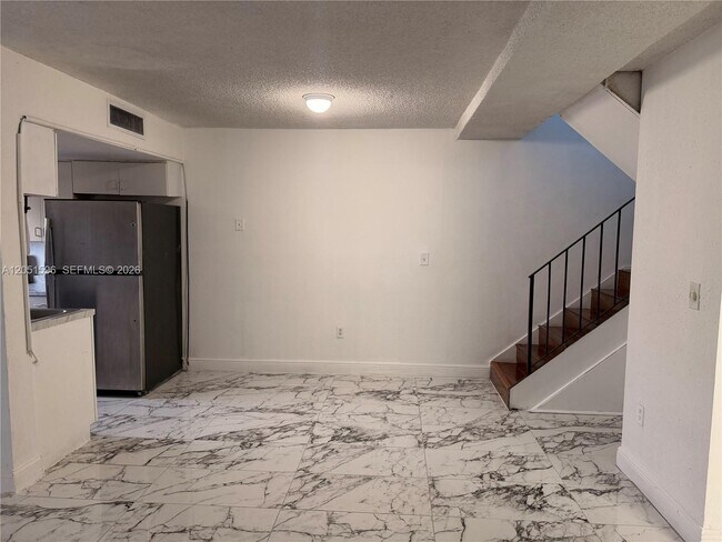 Photo - 9390 W Flagler St Unidad 225C