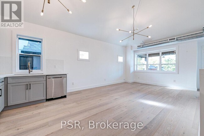 Photo - 87 Hammersmith Ave Unité Upper