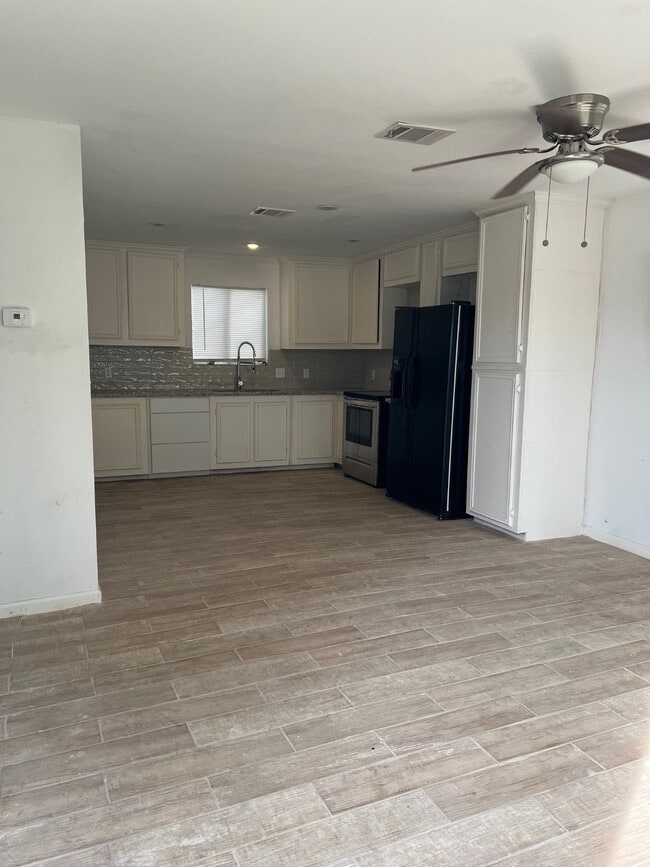Photo - 4242 10th Ave