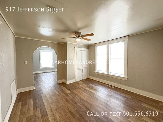 Photo - 917 Jefferson St