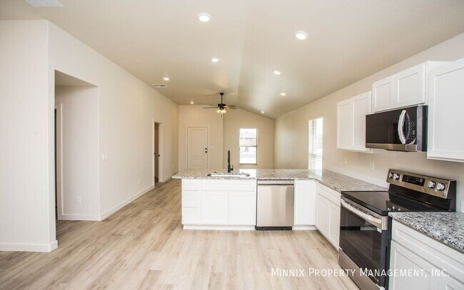 Photo - 2140 Langford Ave