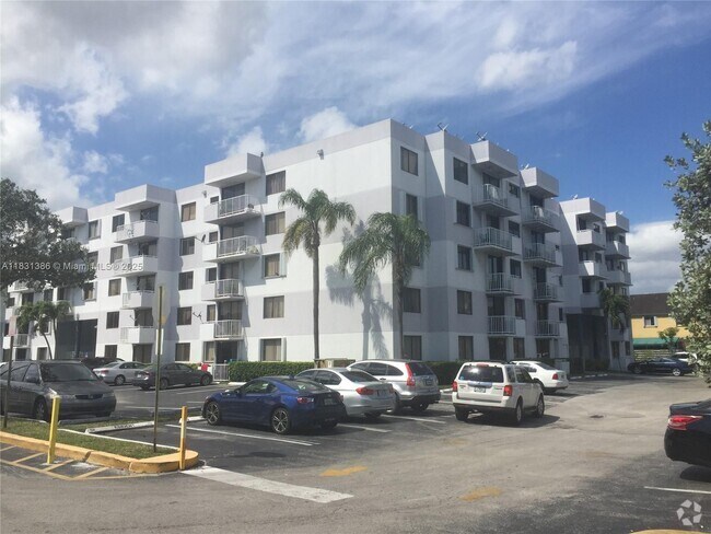 Building Photo - 8261 NW 8th St Unit 135 Rental