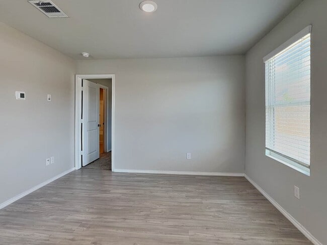 Photo - 3342 Kornberg Dr