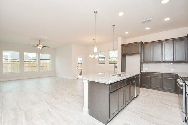 Photo - 146 Amaranth Wy