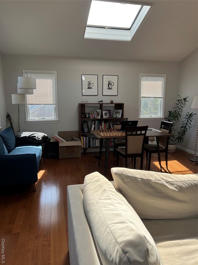 Photo - 31 B Marwood Rd N