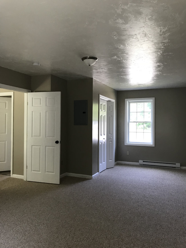 Building Photo - 28 Quaboag St Unit 12