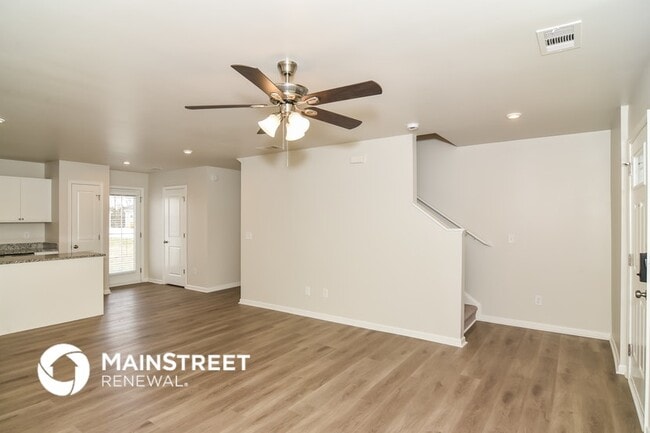 Photo - 942 Blue Ash Way