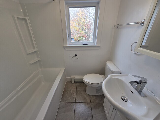 Photo - 85 Evans Ave Unit 6