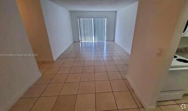 Building Photo - 5241 Geneva Ct Unit 108 Rental
