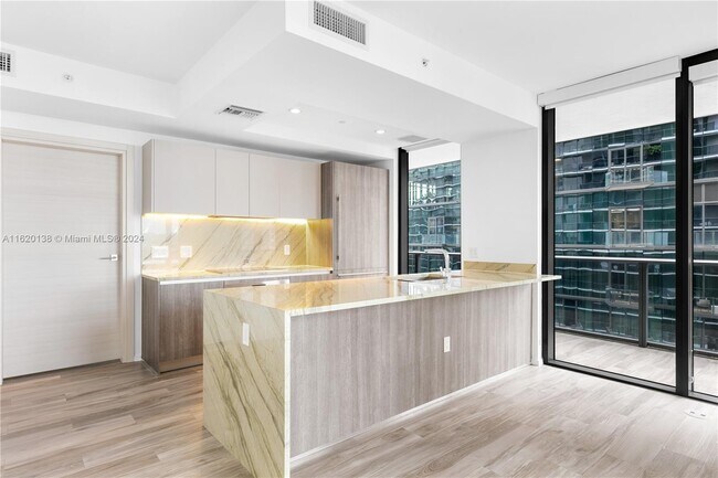 Photo - 801 S Miami Ave Unidad 4105