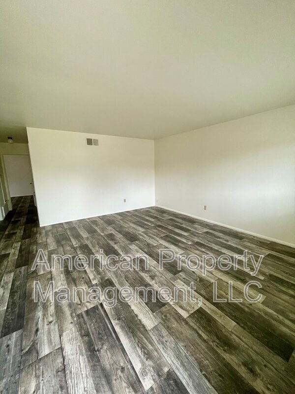 Photo - P2-1Q- 1585 S. 67th E. Ave