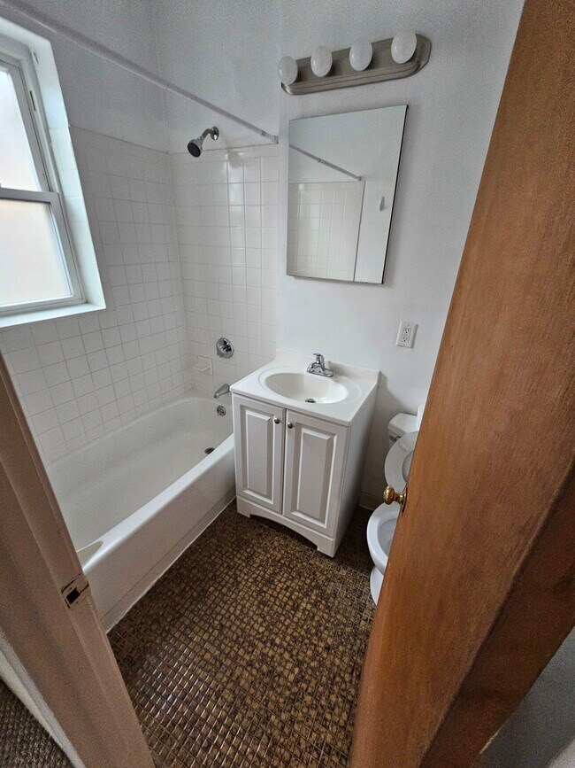 Photo - 111 Norway St Unidad 303