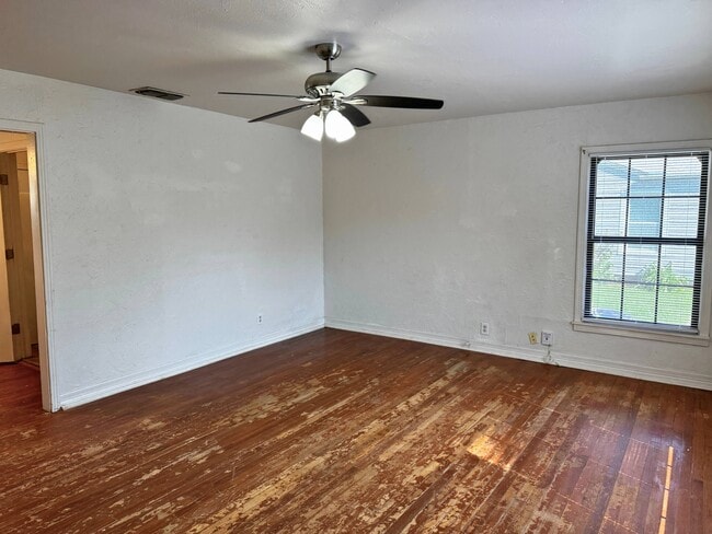 Photo - 3304 Sherwood Ln