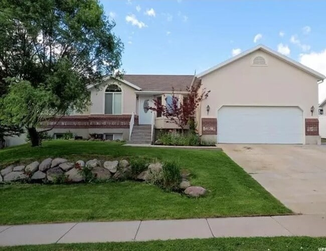 Building Photo - 4881 Cave Peak Dr