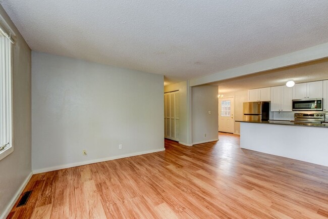 Photo - 840 North St Unidad B