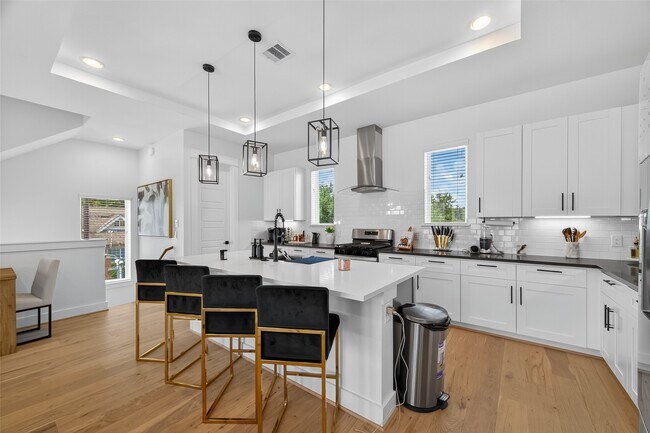 Photo - 4806 Gano St