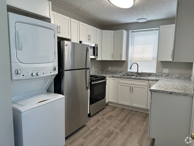 Building Photo - Adorable 2 bedroom, 1 1/2 bath duplex with... Rental
