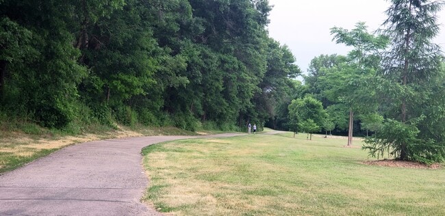 Trails Behind Home - 800 18th Ave NE Unit 800.5