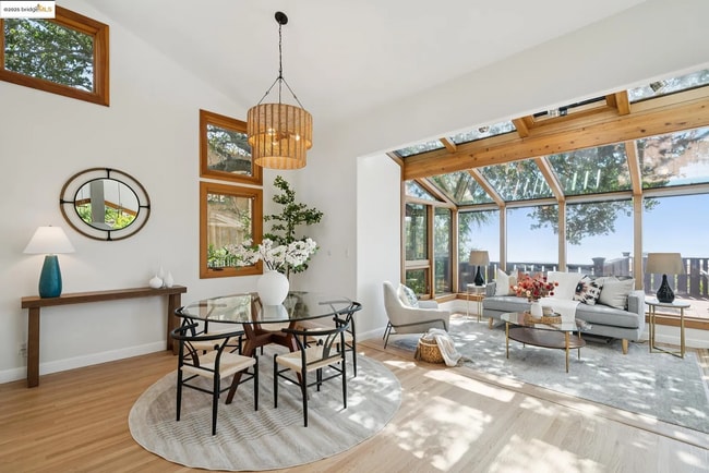 Building Photo - Berkeley Hills Beauty with Bay Views & Ele... Rental