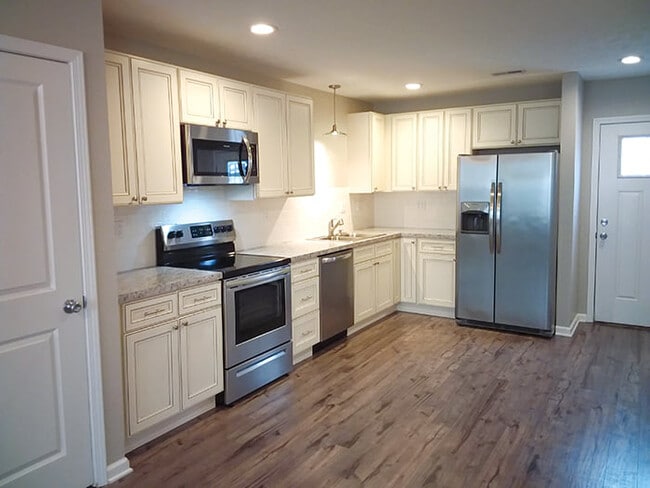 Photo - 1108 S Locust St Unit 203