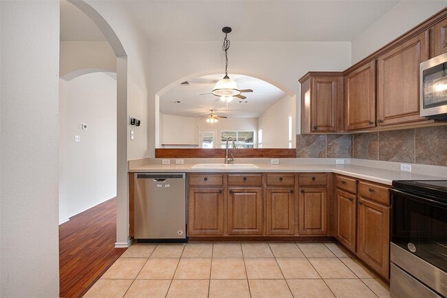 Photo - 105 Almquist St