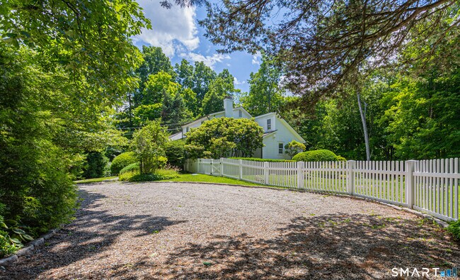896 Westport Rd