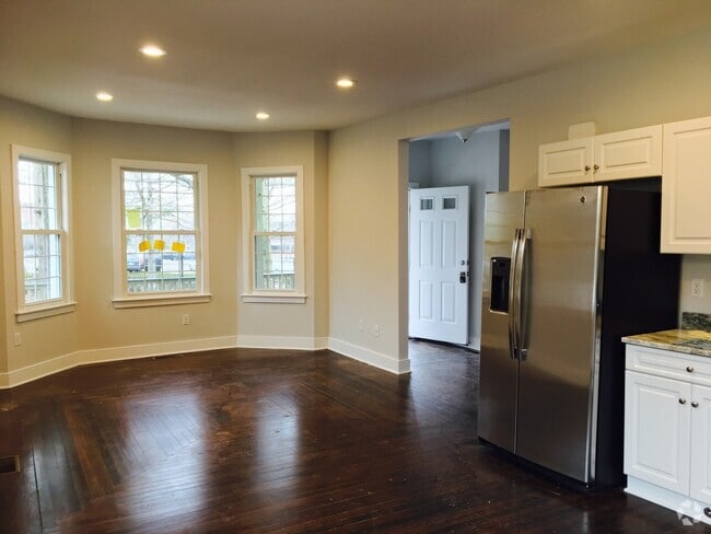 Building Photo - 67 Division St Unit 67 Division- 1st Floor Rental