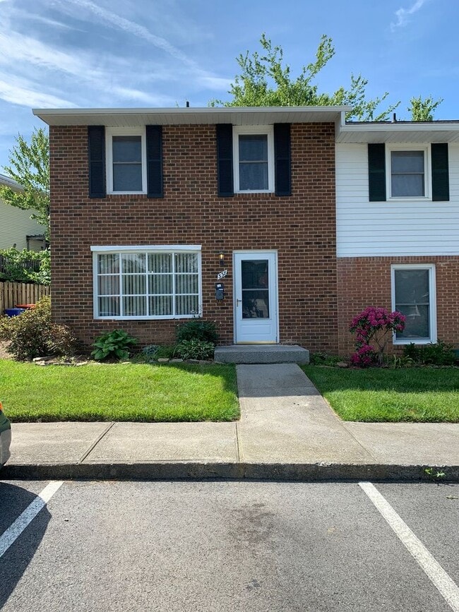 Building Photo - 338 Loudon Rd