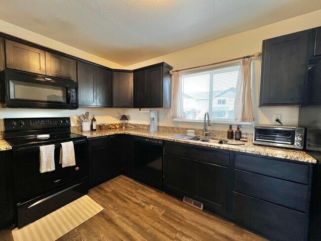 Photo - 2 Bedroom 2.5 bathroom Townhouse in Greeley