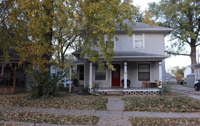 Building Photo - 1535 N 32nd St Unit 1