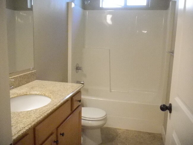 Photo - 5 Bedroom Duplex in University Area