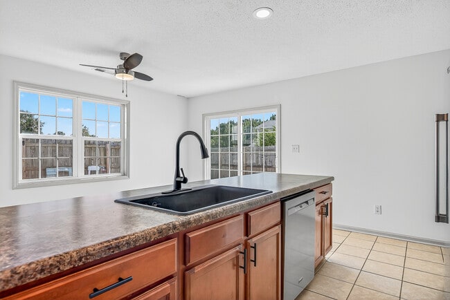 Photo - 177 Kelly Cir