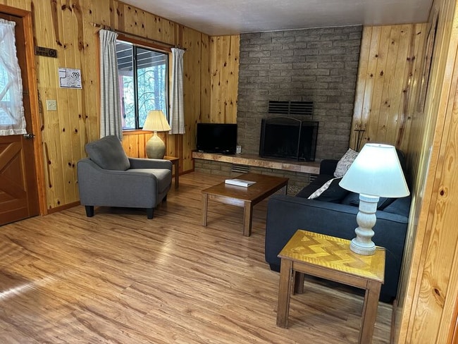 Photo - 237 E White Mountain Blvd