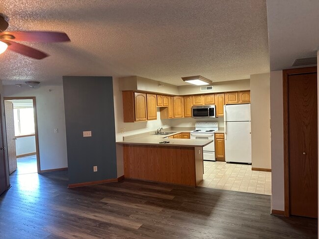 Photo - 40 Zeller Ct Unidad 208