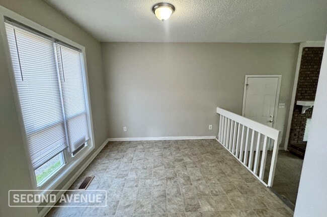 Photo - 321 Nugget Ct