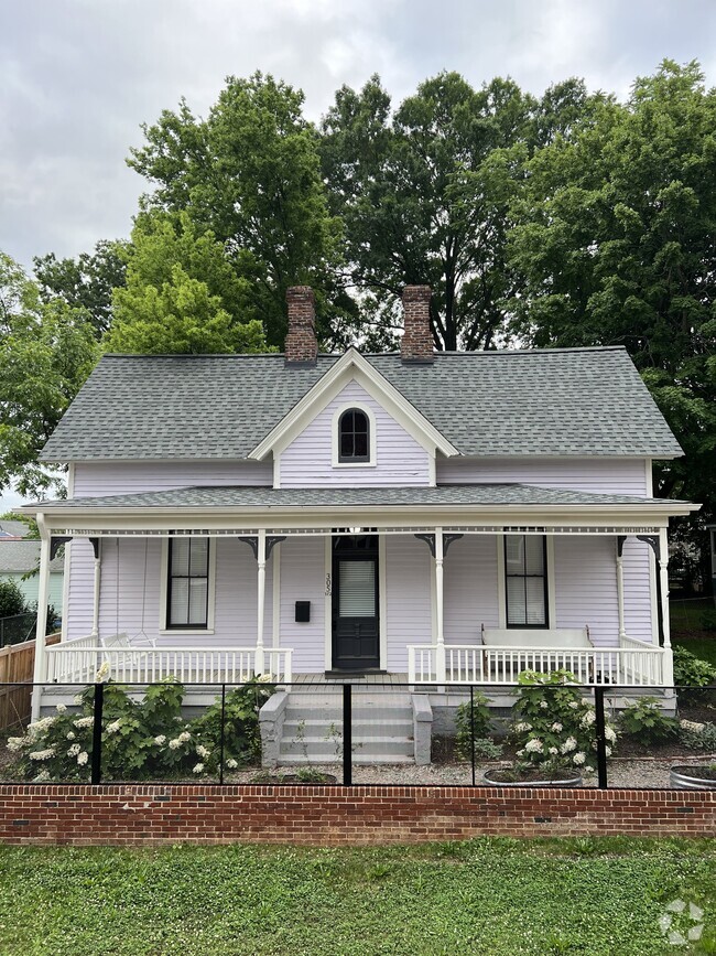 Building Photo - 2-302 S Swain St Rental